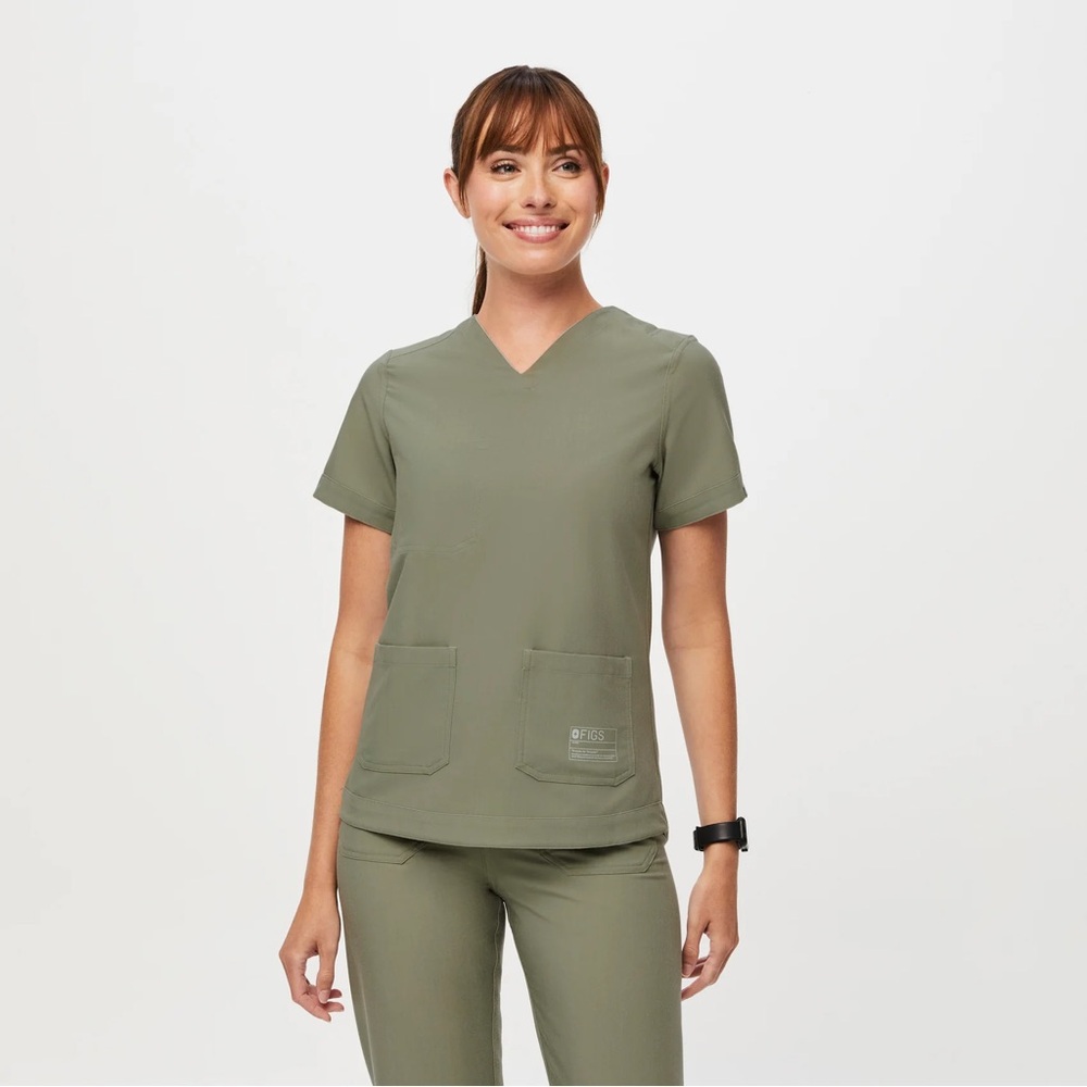 NWT FIGS REVERSIBLE SCRUB SET